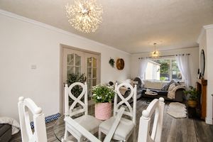 Lounge/Diner- click for photo gallery